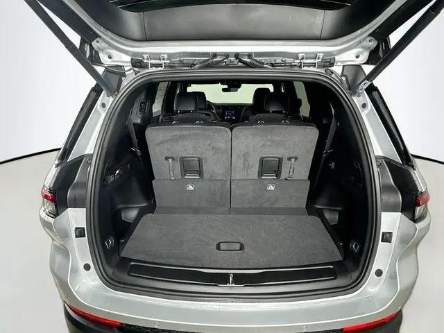 2025 Jeep Grand Cherokee L Altitude 4x4