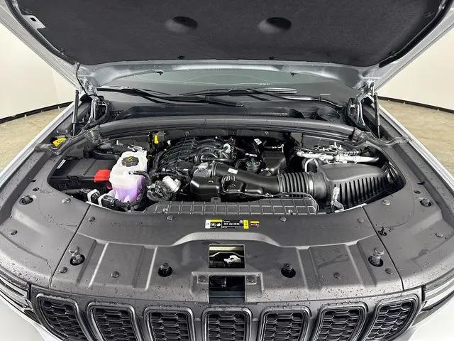 2025 Jeep Grand Cherokee L Altitude 4x4