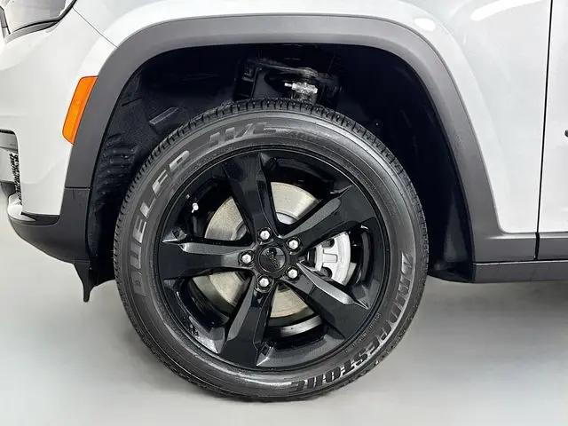 2025 Jeep Grand Cherokee L Altitude 4x4