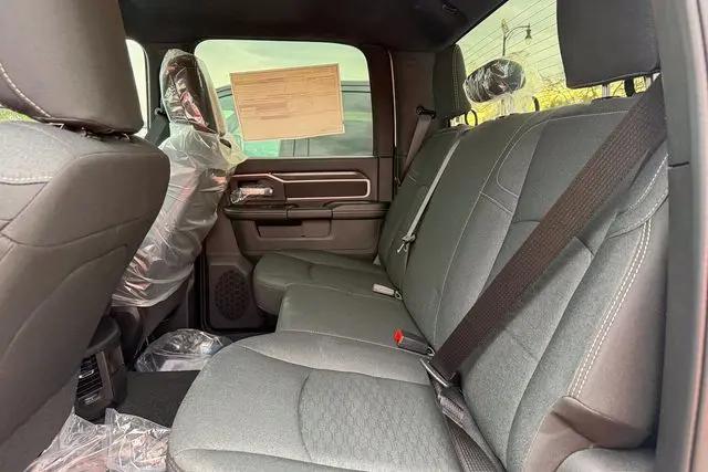 2026 Ram 3500 Big Horn Crew Cab 4x4 6'4" Box