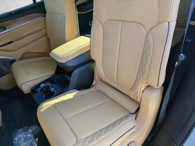 2026 Jeep Grand Cherokee L Summit 4x4
