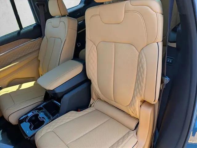 2026 Jeep Grand Cherokee L Summit 4x4