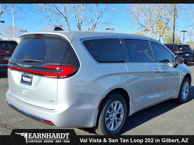 2026 Chrysler Pacifica Select AWD