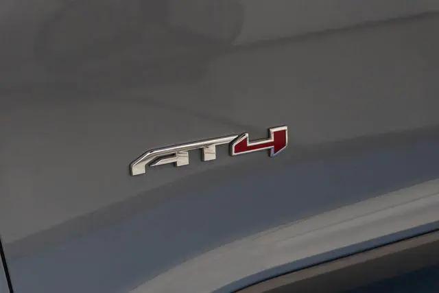 2022 GMC Acadia AWD AT4