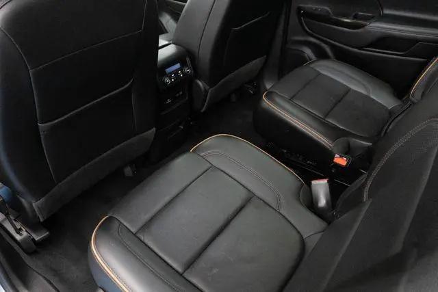 2022 GMC Acadia AWD AT4