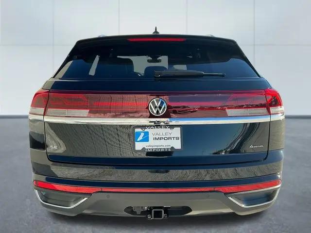 2026 Volkswagen Atlas Cross Sport SE with Technology