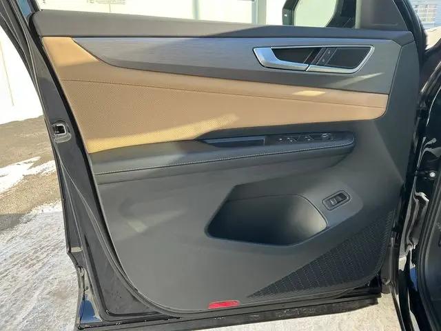 2026 Volkswagen Atlas Cross Sport SE with Technology