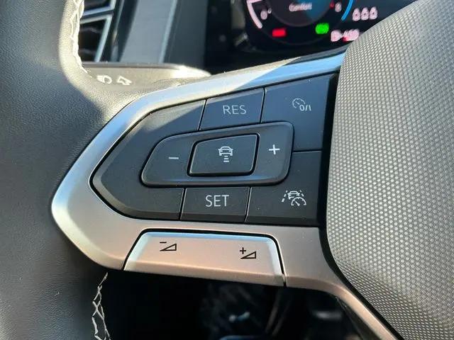 2026 Volkswagen Atlas Cross Sport SE with Technology