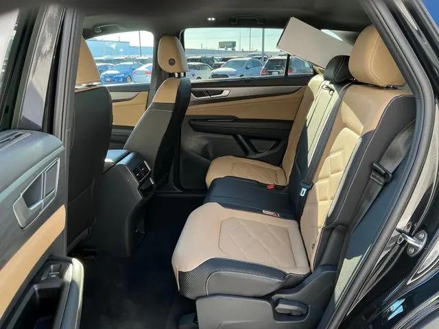 2026 Volkswagen Atlas Cross Sport SE with Technology