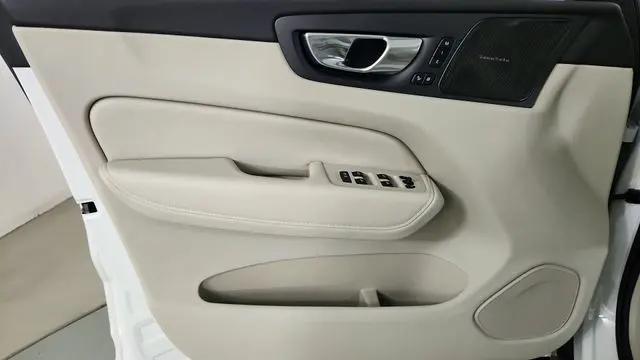 2026 Volvo XC60 Plug-In Hybrid Ultra, T8 AWD Electric/Gasoline, Dark