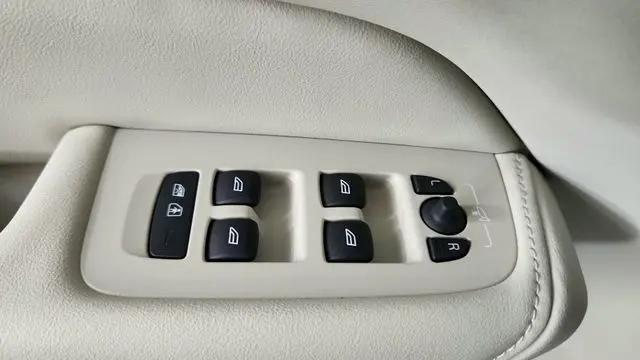 2026 Volvo XC60 Plug-In Hybrid Ultra, T8 AWD Electric/Gasoline, Dark