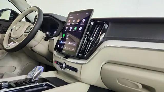2026 Volvo XC60 Plug-In Hybrid Ultra, T8 AWD Electric/Gasoline, Dark