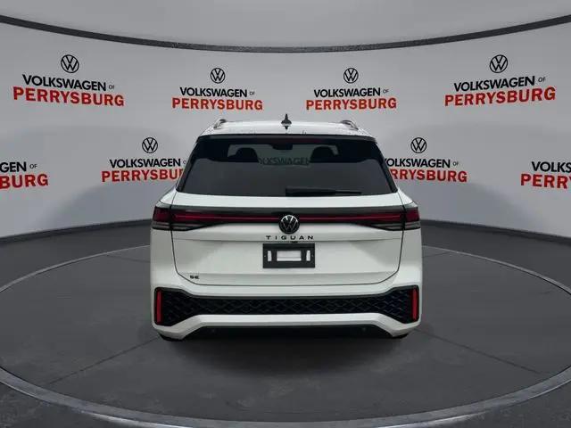 2026 Volkswagen Tiguan SE R-Line Black