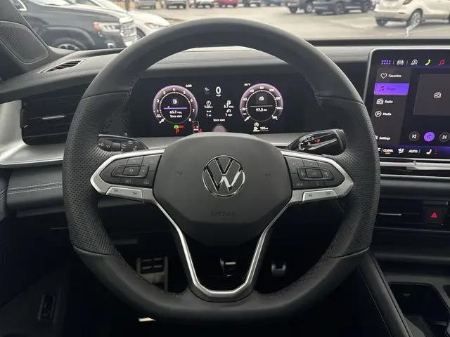 2026 Volkswagen Tiguan SE R-Line Black