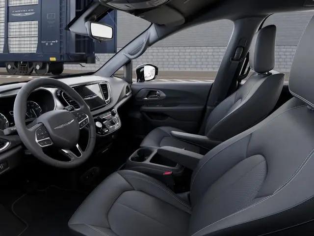 2026 Chrysler Voyager LX