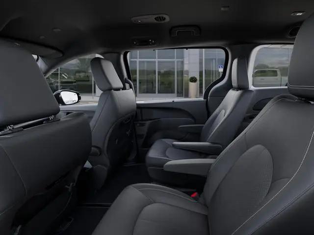 2026 Chrysler Voyager LX
