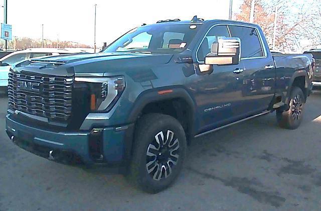 2026 GMC Sierra 2500HD Crew Cab, Standard Bed, Denali Ultimate, 4WD
