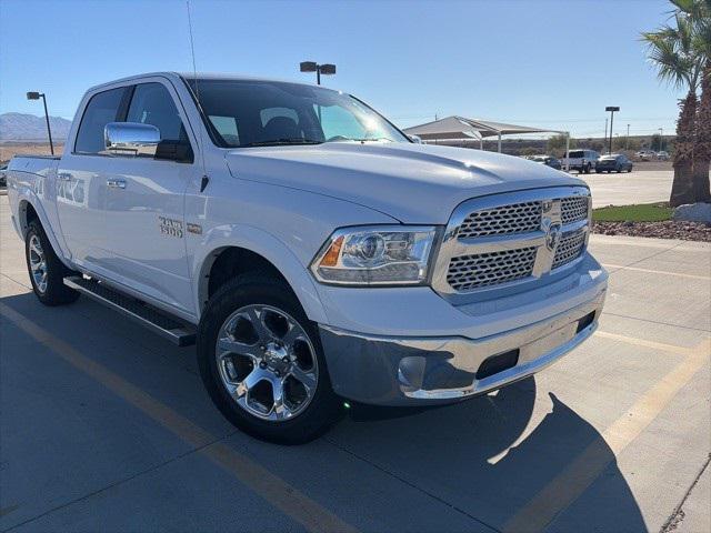 2017 RAM 1500 Laramie Crew Cab 4x4 57 Box