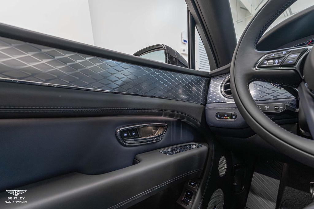 2025 Bentley Bentayga S - Photo 46