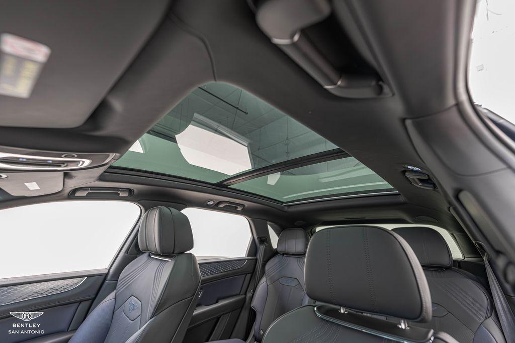 2025 Bentley Bentayga S - Photo 47