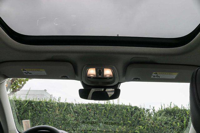 2026 Volvo XC40 Plus, B4 FWD Gas (mild hybrid), Dark