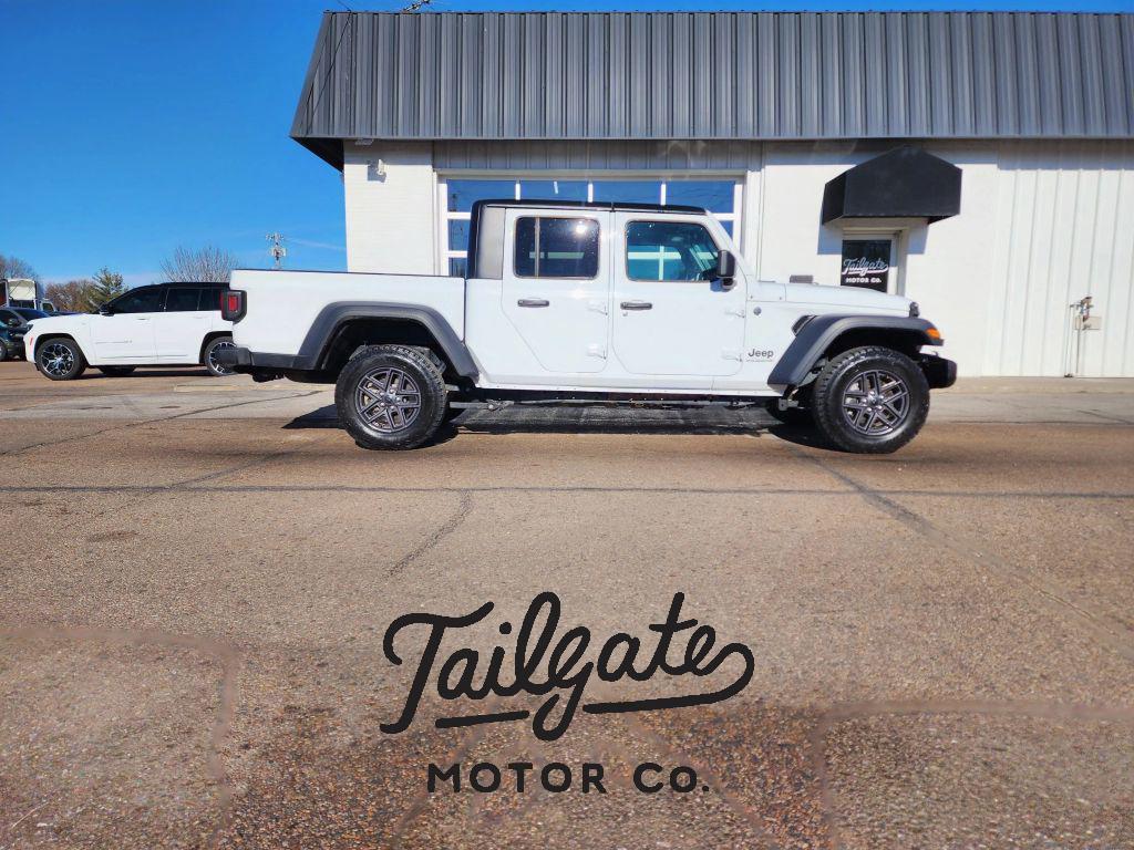 2025 Jeep Gladiator Sport S's photo