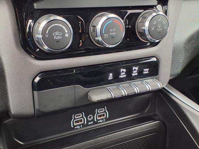 2026 Ram 1500 Lone Star Crew Cab 4x4 5'7" Box