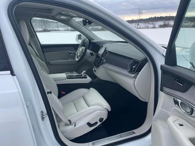2026 Volvo XC90 Ultra, B6 AWD Gas (mild hybrid), Gasoline, Bright, 7 Seats