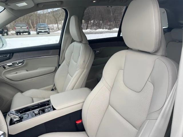 2026 Volvo XC90 Ultra, B6 AWD Gas (mild hybrid), Gasoline, Bright, 7 Seats
