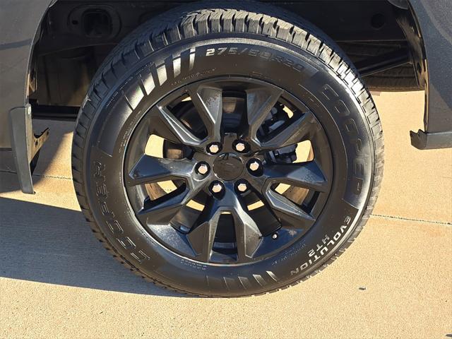 2021 Chevrolet Silverado 1500 2WD Crew Cab Short Bed Custom