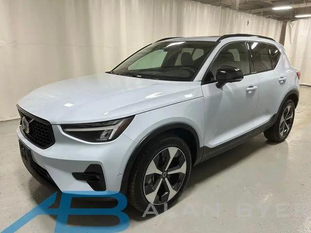 2025 Volvo XC40 B5 Plus Dark Theme for sale in Syracuse, NY