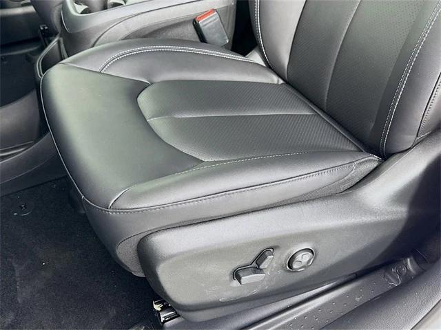 2026 Chrysler Pacifica Select AWD
