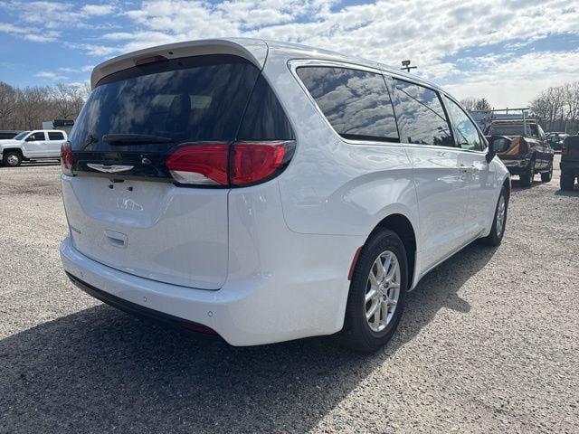 2026 Chrysler Voyager LX