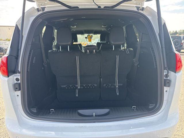 2026 Chrysler Voyager LX