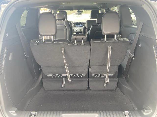 2026 Chrysler Voyager LX