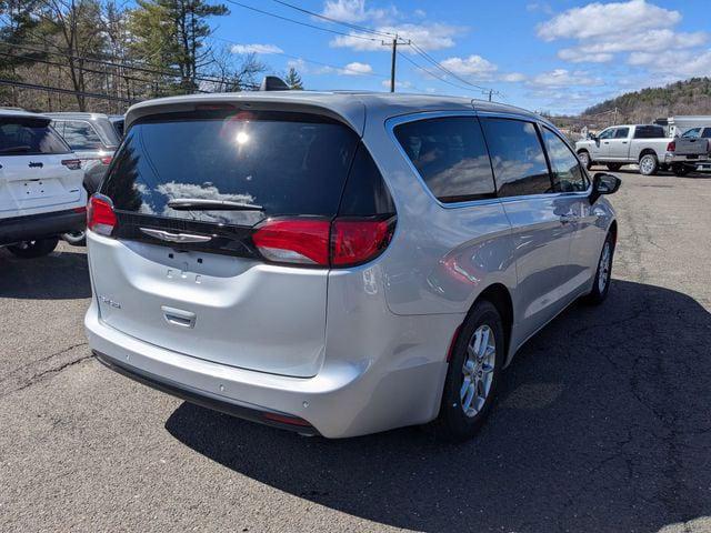 2026 Chrysler Voyager LX