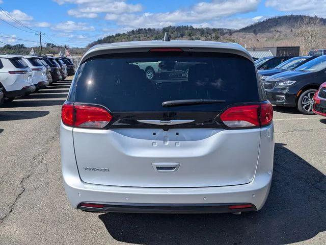 2026 Chrysler Voyager LX