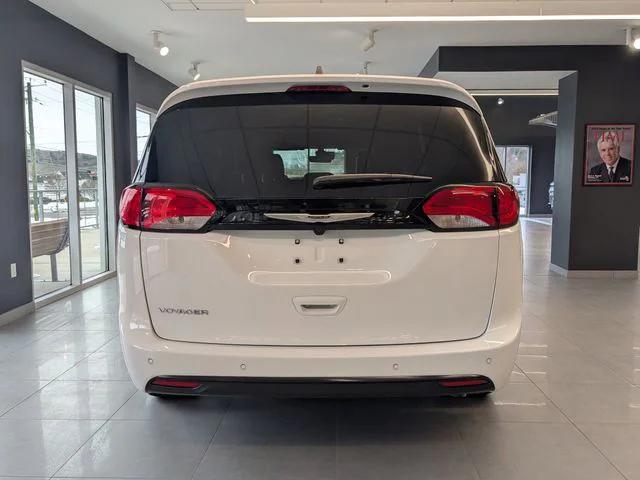 2026 Chrysler Voyager LX