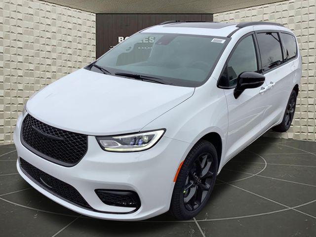 2026 Chrysler Pacifica Select AWD