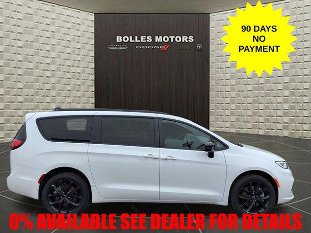 2026 Chrysler Pacifica Select AWD for sale in Ellington, CT