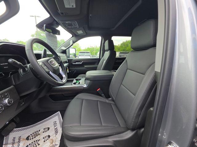 2026 GMC Sierra 2500HD Crew Cab, Standard Bed, SLT, 4WD