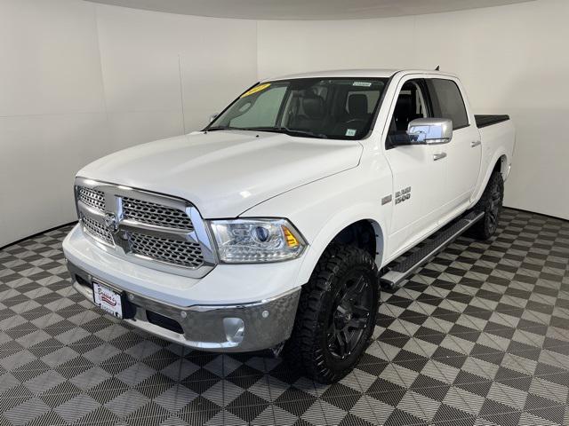 2017 RAM 1500 Laramie Crew Cab 4x4 57 Box