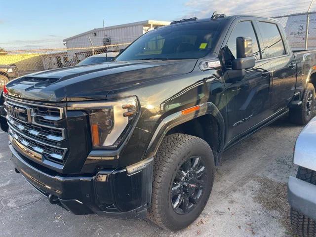 2025 GMC Sierra 2500HD 4WD Crew Cab Standard Bed AT4