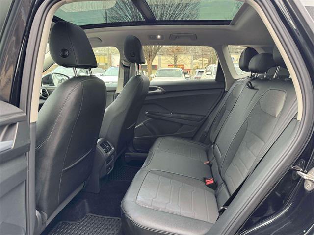 2025 Volkswagen Taos 1.5T SE Black