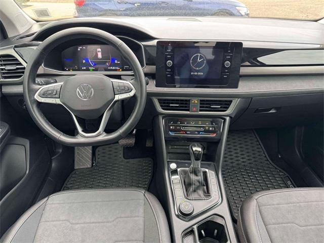 2025 Volkswagen Taos 1.5T SE Black