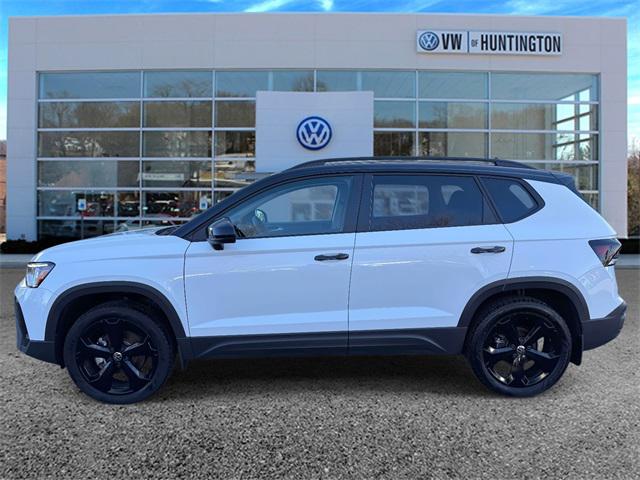 2025 Volkswagen Taos 1.5T SE Black