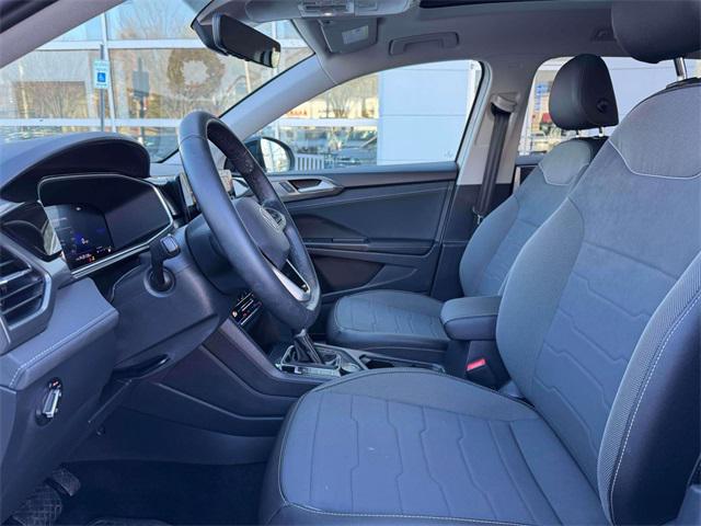 2025 Volkswagen Taos 1.5T SE Black
