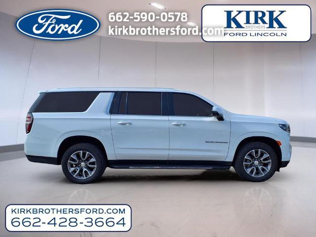 2022 Chevrolet Suburban 4WD LT