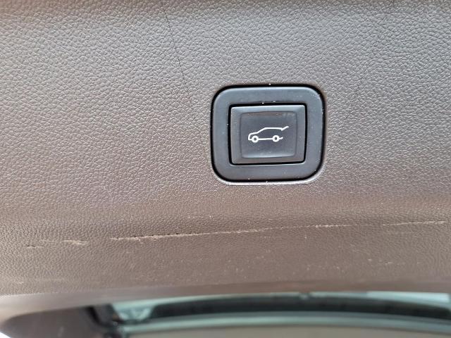 2022 Chevrolet Suburban 4WD LT