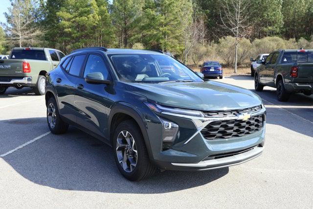 2025 Chevrolet Trax FWD LT